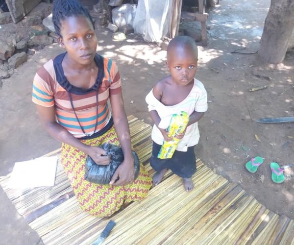 Sharing of foodstuff to vulnerable children in Kaliro 2