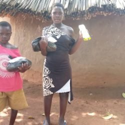 Sharing of foodstuff to vulnerable children in Kaliro 4
