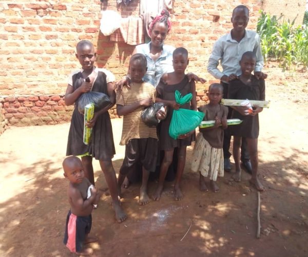 Sharing of foodstuff to vulnerable children in Kaliro